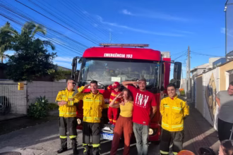 Emoção e Coragem: Bombeiros Surpreendem Menino em Aniversário