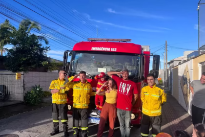 Emoção e Coragem: Bombeiros Surpreendem Menino em Aniversário
