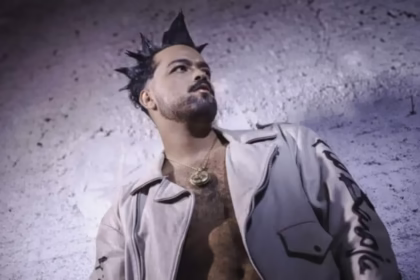 Bateu: O Clipe Que Combina Crítica à Modernidade e Estética Impactante