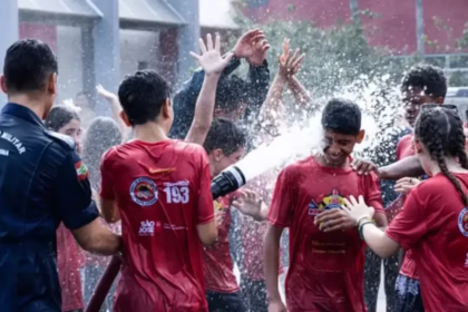 Alunos de São José: A Magia da Cidadania na Formatura do Bombeiro Mirim