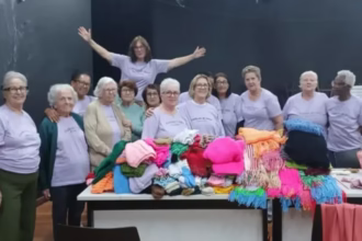 Fios que abraçam: conheça o tricô solidário na Praça do CEU