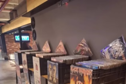 Pátio Milano: Feira de Vinil e Discotecagem de Tensões Analógicas