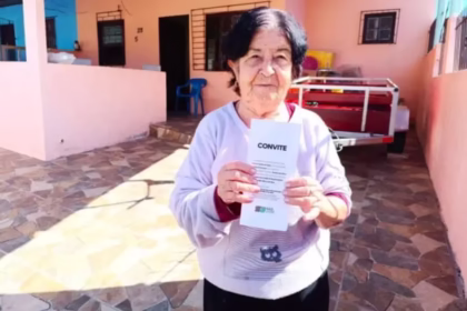 Prefeitura de São José entrega títulos de propriedade a famílias em festa