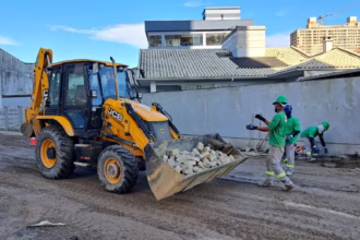Casan Retoma Obras Cruciais na Rua Sete de Setembro em Biguaçu